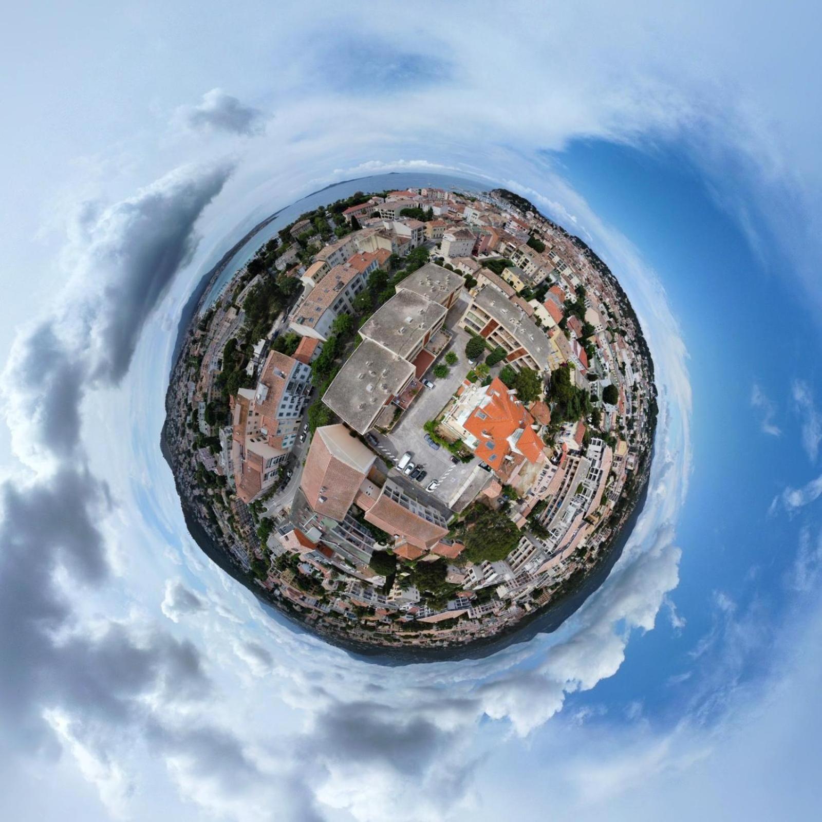Sanary- La Vie Est Belle- Centre Ville 2 Minutes A Pied- Plage 5 Minutes Exterior photo